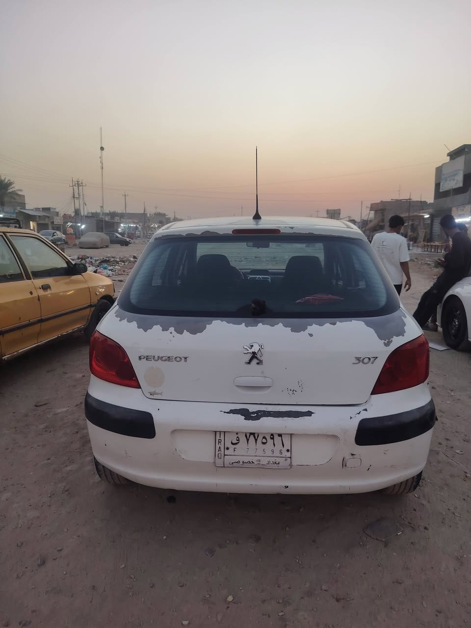 السلام عليكم بيجو فرنسي ٣٠٧ موديل ٢٠٠٥ مكينه وكير حاويه شادهن قبل فتره تبريك شغال الكشر شوفه عينك جاملغات اماميه اثنينهن بدلتهن جديد أثر شخوط تايرات وحداديه نص عمر زينات سياره رقم بغداد طرف ثالث والطرف الثالث موجود يسويلك وكاله ومنها تحول وعليها غرامه ٧٥٠ الف سعرها ٣٠ ورقه وبيها مجال مكاني بغداد منطقه الإصلاح مقابيل بوب الشام ***********
