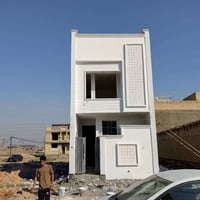 يوجد لدينا كادر متميز   لعمل الواجهيات والبخ والصبغ والنثر والطلس بكاف...