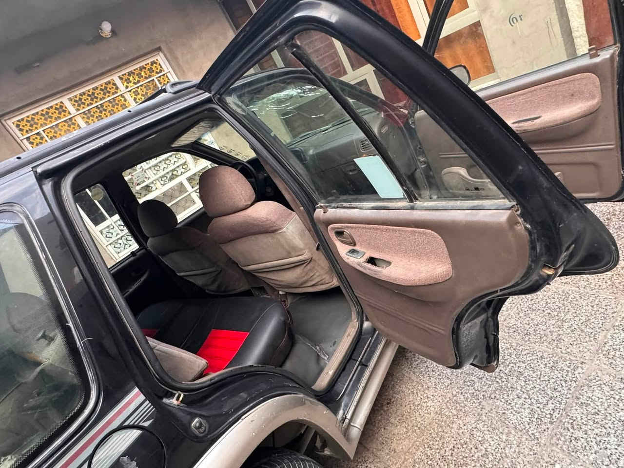 السلام عليكم سبورتج موديل 2000
رقم اربيل باسمي كامله كير اوتو مكينه مسكر كهربائيات كلها شغاله ما عدا التبريد  السعر 47 
‏***********📲
بغداد الفضيليه
