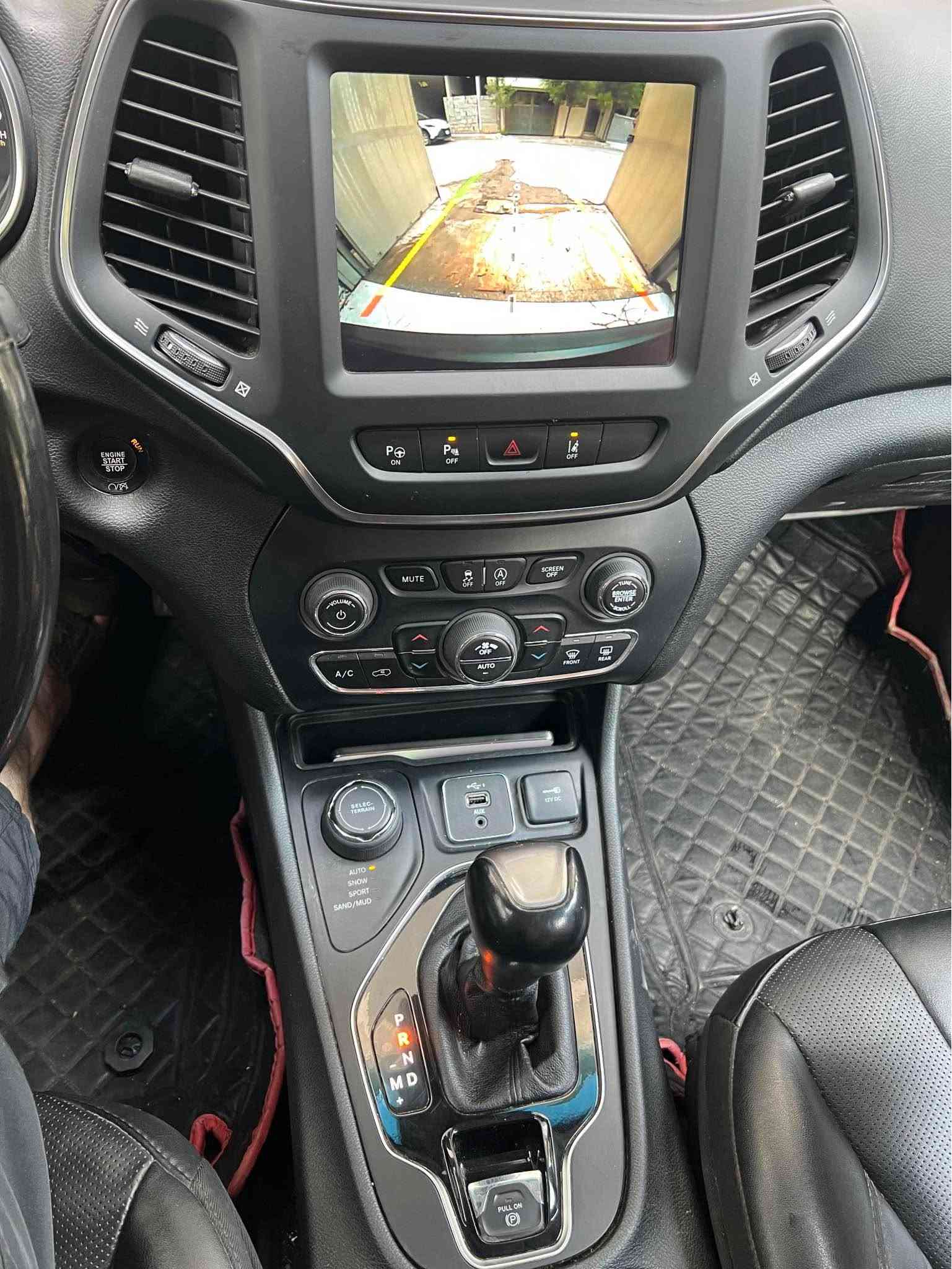 Jeep Cherokee 2023 black Top awd
سعر🔥🔥 132$ مجال
٠۷٥۱۱۷۷٠۸۷٠
بصمە شغال رادار دبل اکسل سندوق شفط شاشە گەورە برێک بصمە و ئۆتۆ هۆلد ئۆتۆ ستارت کوشن هیتر کوشن جلدو کوشن کارەبا سوکان هیتەر پێنج مۆدی لێخورین دەبل گێر حساسی ناو دەعامی راداری دواوەو ئاوینەکان و خەتی جادە فول تحکمات ستیرن
دەرگا بصمە وویل کرۆم لایت لیدو زینۆن بلاجکتۆرو تولی سەر سەقف 
مکینە ۲٤ چوار پستۆن 
بونید جملاغ بۆیاغە بێ ناو گرتن شوخت و ساردی نیە
گێرو مکینەو کارەبای تەبرید بەری یزۆز بەشەرت
شوێن قەلادزێ📍
تکایە کریار نیت سەرمان مەهێشێنە لەگەل ڕێزدا رانية, السليمانية

نص مكتوب في الصور:
- ***********