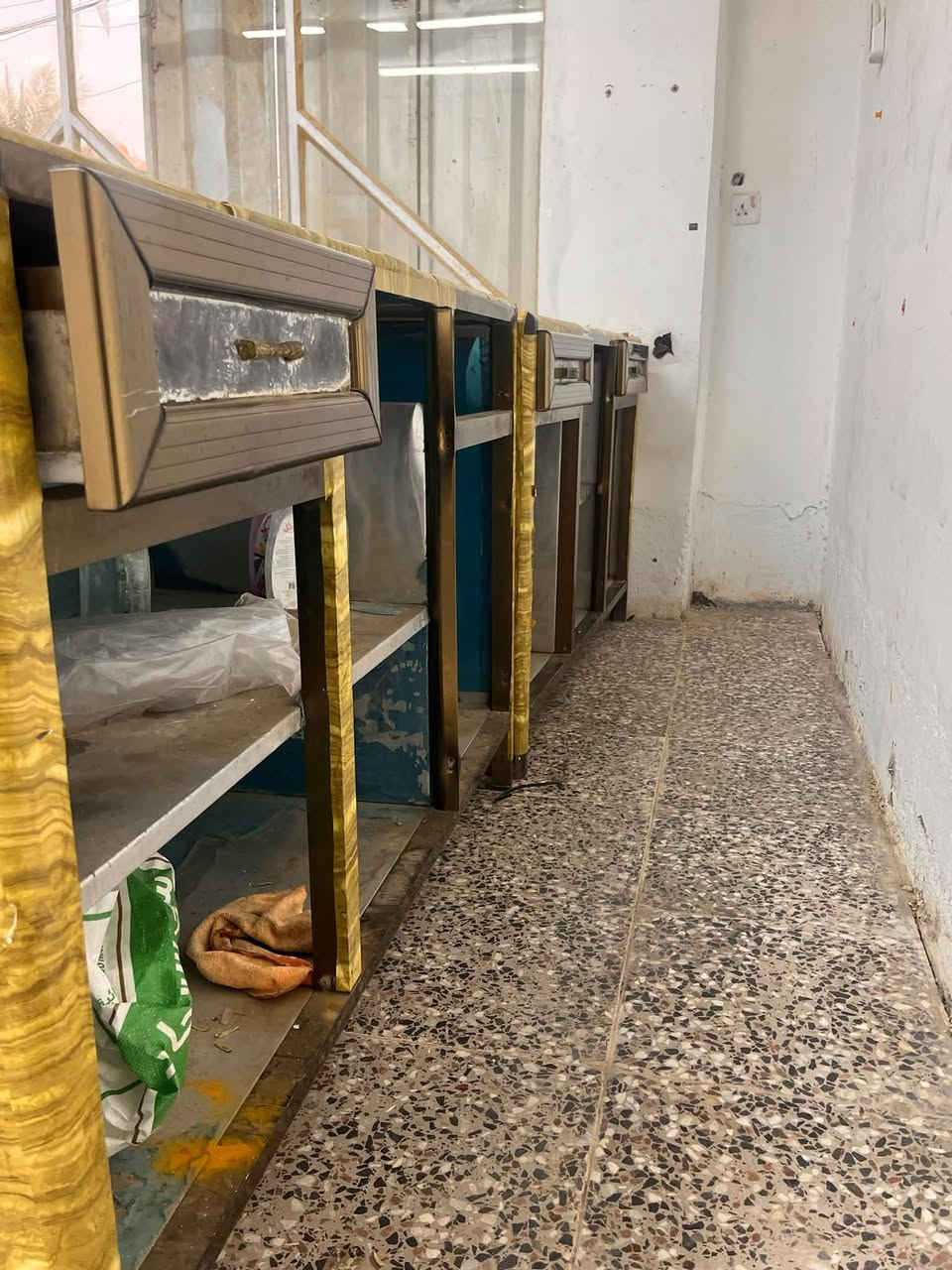 ميز عرض • ٣ قطع • تقاطع النهروان