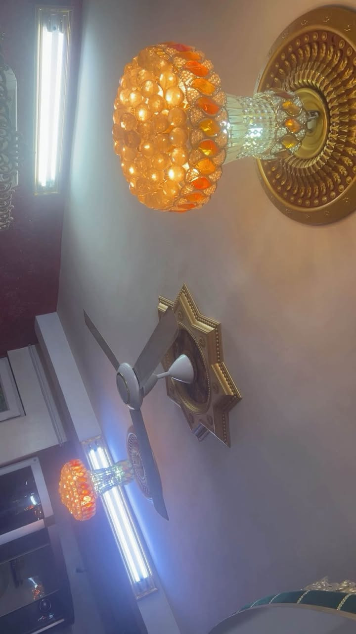 للبيع غرفه تركي وكاونتر تركي تكمه من احسن نوعيات مابيهن اي ضرر وغراض بعد للاستفسار ***********
