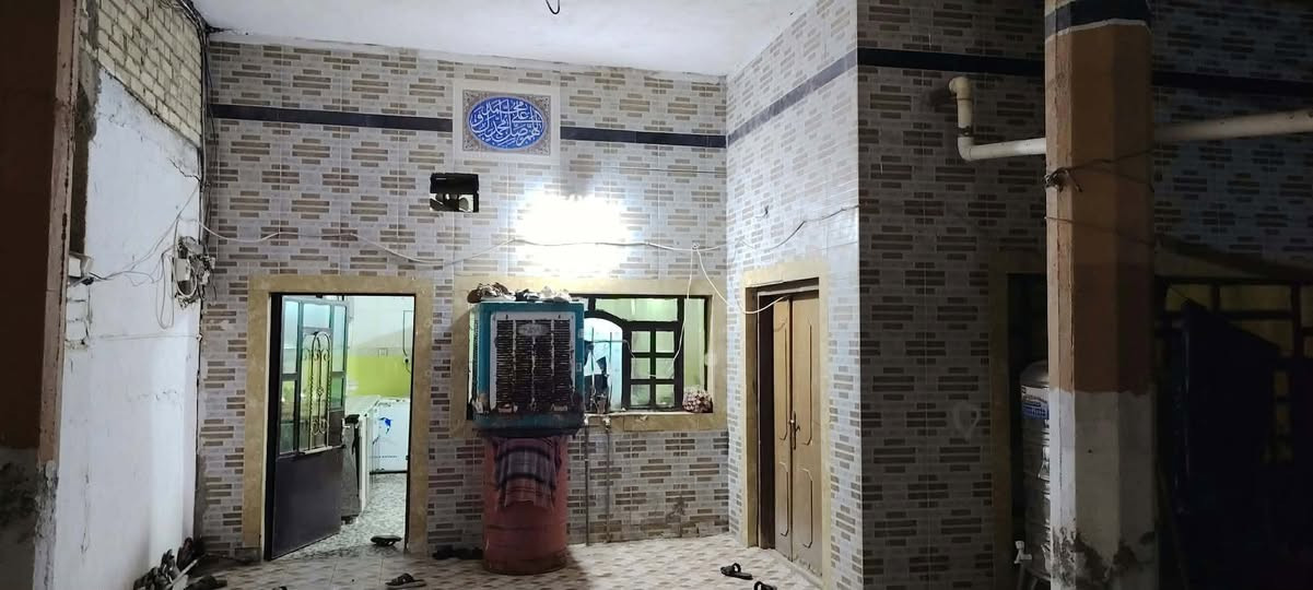 السلام عليكم بيت للبيع 180م طابو صرف
الحصوة  حي الانتصار 
 يتكون البيت من طابقين لاول غرفتين وصاله وحمام ومنور وستقبال والطابق الثاني غرفتين وصاله وحمام حلو ونضيف طابو صرف / السعر 90 مليون تواصل خاص
