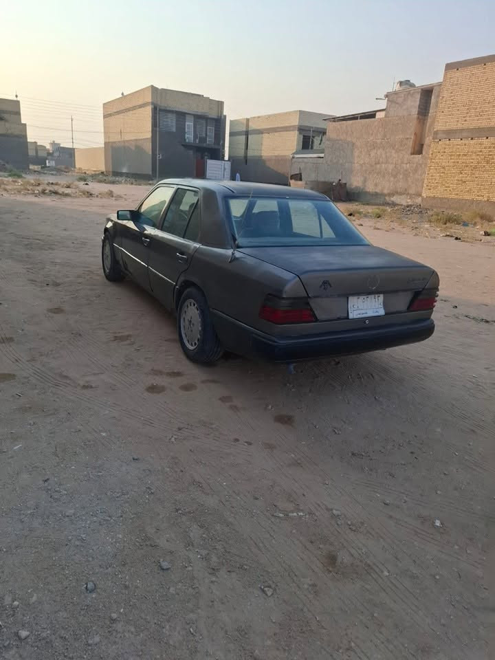 السلام عليكم 
مارسدس دب موديل ٨٦ رقم بغداد مشروع وطني مكان كربلاء تبريد شغال قواعد دبل بلاد السعر ٣٢ 
غير متواجد علفيس 
رقم الهاتف ***********
