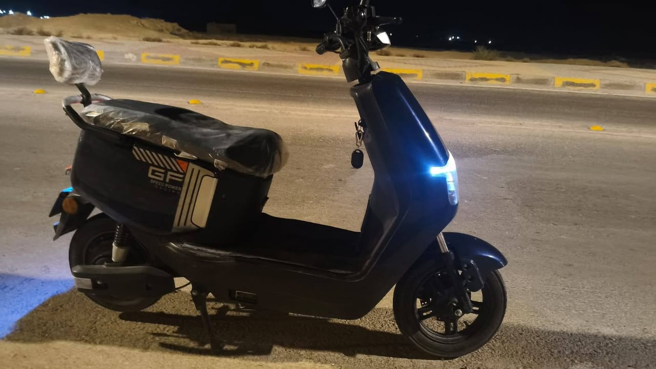 ماطور شحن للبيع مستخدم قليل نضيف سعراه 600وبيه مجال شراي ***********
