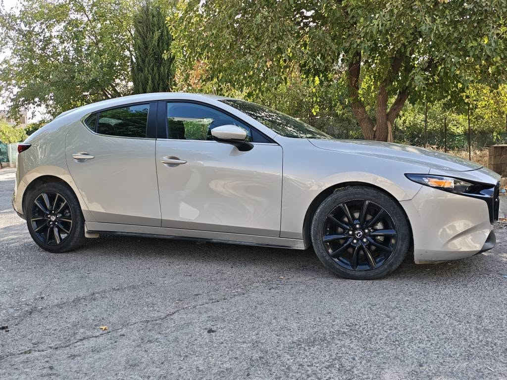 مازدا 3 موديل 2022 AWD
دووپارچه بوياخ
مواسفات سليكت
40000كم روشتوه 
سنه وى تا 2030 تازه يه
ژماره ته له فوون *********** السليمانية, العراق

