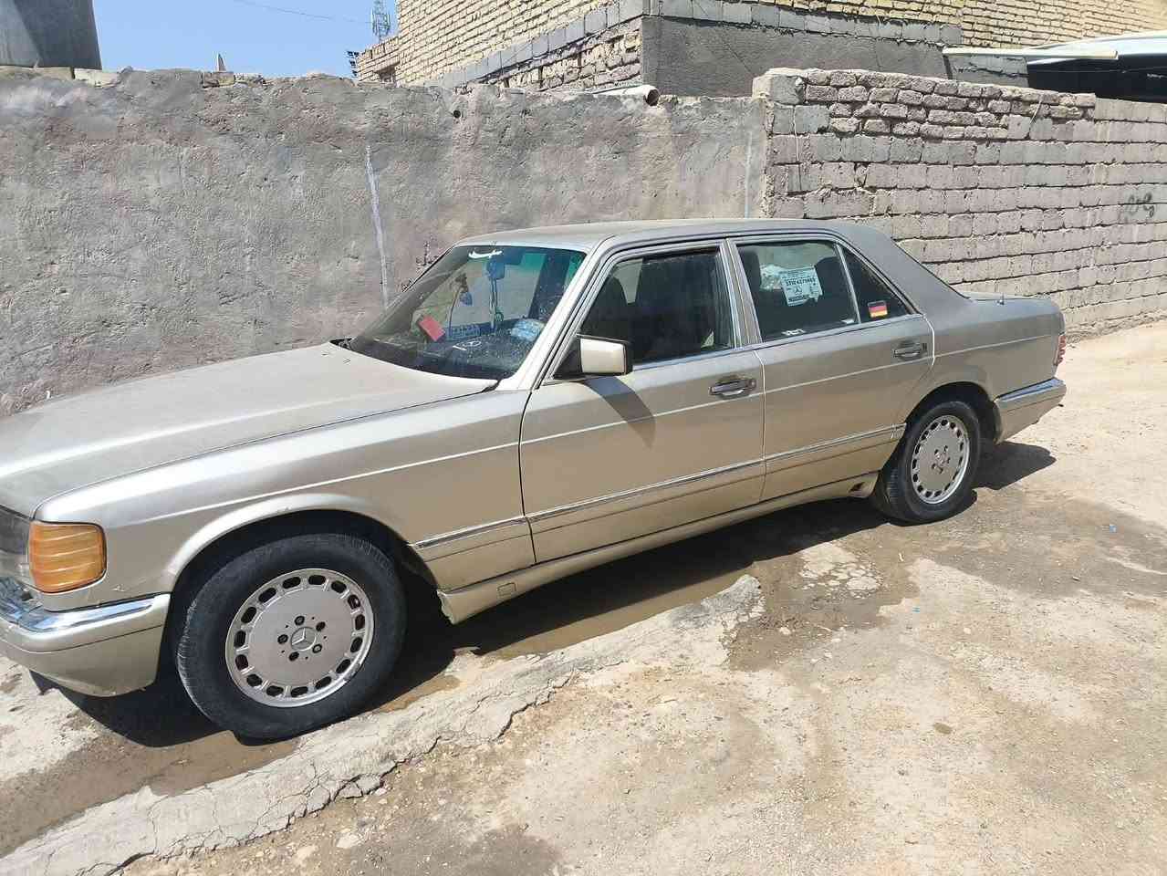 السلام عليكم جامبو للبيع او امراوس دب مكينه وكير ففتي تبريد حداديه جاهزه سنتر لوك  تخم تاير باتري جديد السياره جاهزه من كلشي رقم بغداد دولي
