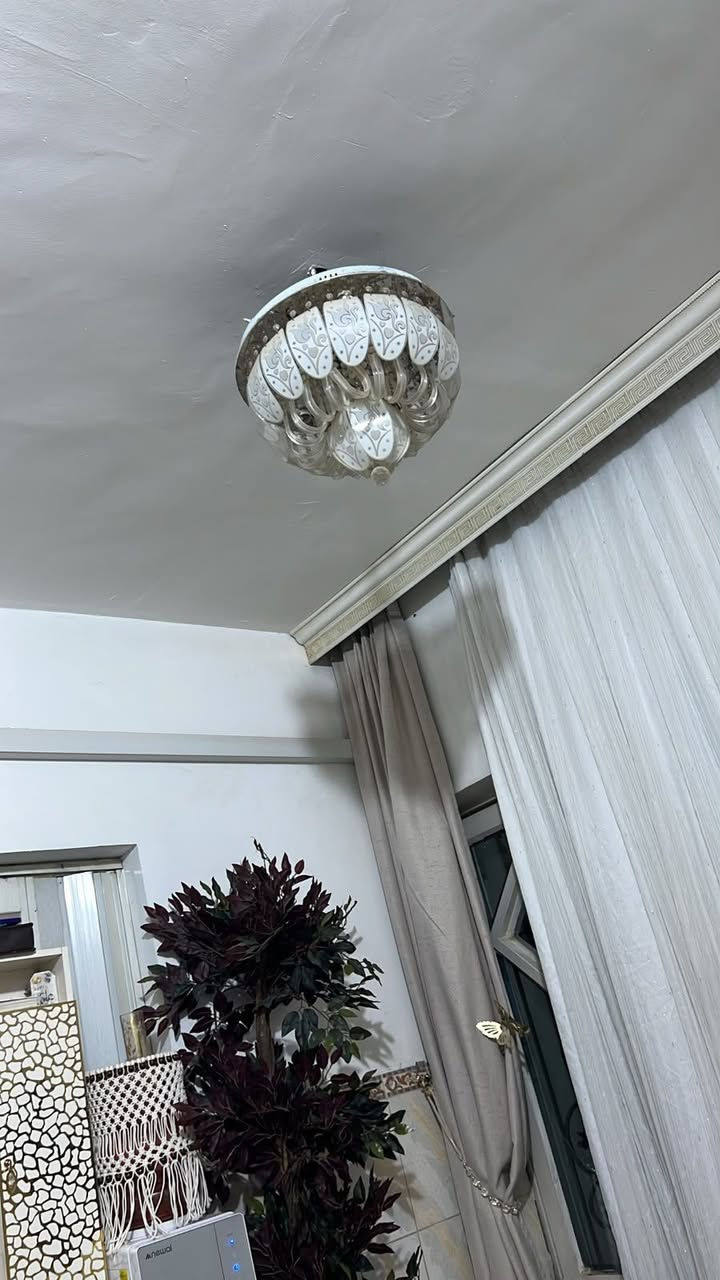 ثريات • للبيع • زهور الربيع