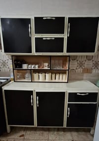 السنك قياسه متر و٢٠  والارضي والملحق متر و٤٠ السعر 200 وبيه مجال  بغدا...