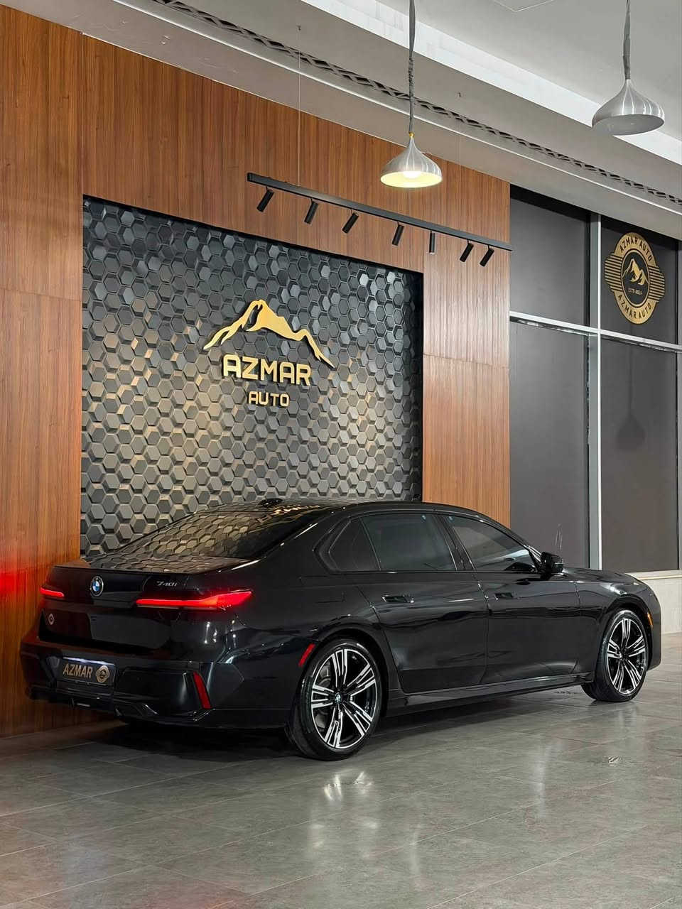 فخر الصناعة الالمانية 🇩🇪
BMW 740i 💎 الكرستالة
‎ارخص سعر بكل العراق 🔥
موديل : 2023
ماشية : 18 الف ✅

مواصفات السيارة فول الفول 
ابواب شفط
بنوراما Sky lounge
جكات
سماعات Bowers & wilkins
داتاشو
ناضور بيها
‎تشغيل عن بعد
رادار امامي و خلفي
اوتو بارك
٤ كامرات
صندوك شفط
انارة كرستالة متعددة الالوان
كشنات جلد 
كشنات تدفئة و تبريد
ستيرن هيتر
كشنات كهربائي
كشنات ميموري
ويالة M بلادية
ستيرن M بلادية
شاشة بالابواب الخلفية(تحكم مواصفات السيارة)
تصاميم (My mode) تبديل الاوضاع
اوتو هولد
تحكمات كامل الستيرن
تغير اشكال الكيج
مواصفاتها متخلص و بعد هواية متنذكر

السيارة مرقم و جاهز  و عليها كتاب تضليل تحويل او وكالة بشرط
السيارة وارد امريكي كد الشبر كارت فقط بدون دواخل بدون ايرباك 🔥

للاستفسار : ***********
العنوان : السليمانية المعارض الجديدة شركة ازمر اوتو معرض رقم ٣٤
