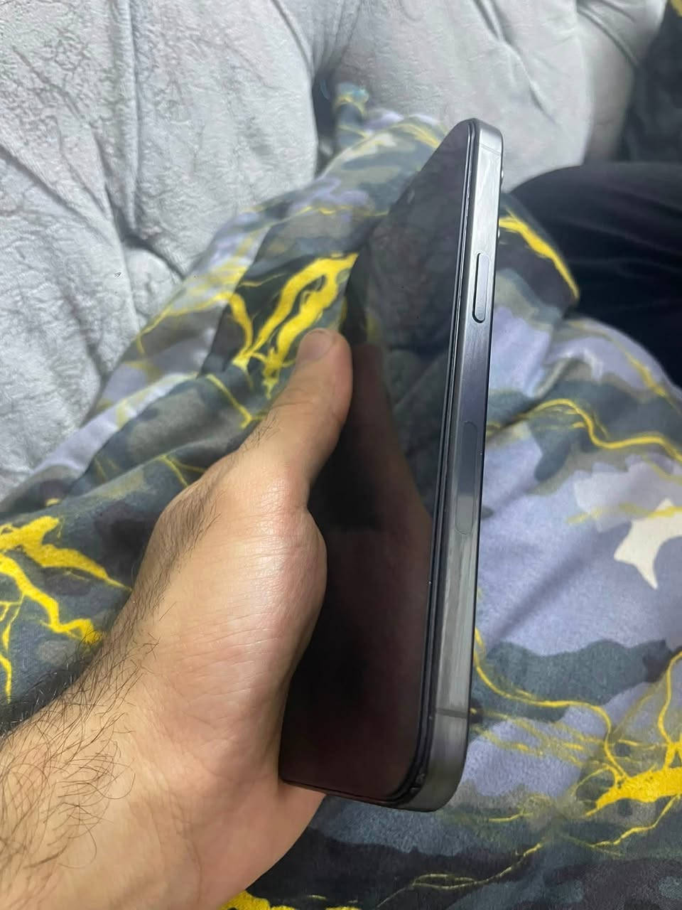 ايفون 15برو ماكس مبدل شاشا وبطاريه والضهر موضح بصوره وبي فطر خفيف بل كلاس ناعم بل لزكه مايبين  ذاكيرا 256دبل esIM شريحه اكتروني نموذج M السعر 750 بي مجال بسيط *********** مكان موصل
