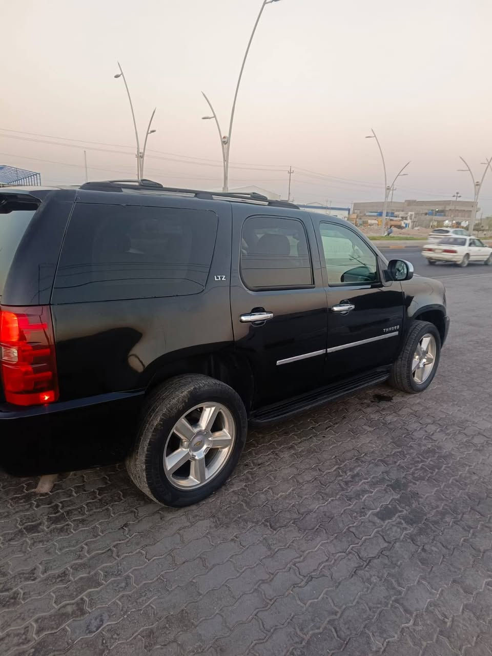 ( تاهو ادوات)
LTZ 2009
كصة قماره فقط شغل درجة اولى شرط حتى اثر للكص ما يبين 
السياره دخول جديد،
جديدة بمعنى الكلمة واحلى من الصور بهواي البدي والدواخل 
متومة ع سيارة سليمانية طبق الاصل السنويه والارقام شغل متعوب عليهن 
السيارة شرط كفالة من كلشي وبرغي ما مفتوح بيها كله بلاد 
السعر ٥٨ ورقة 
المكان البصرة 
الاستفسار اتصال ع 
***********
