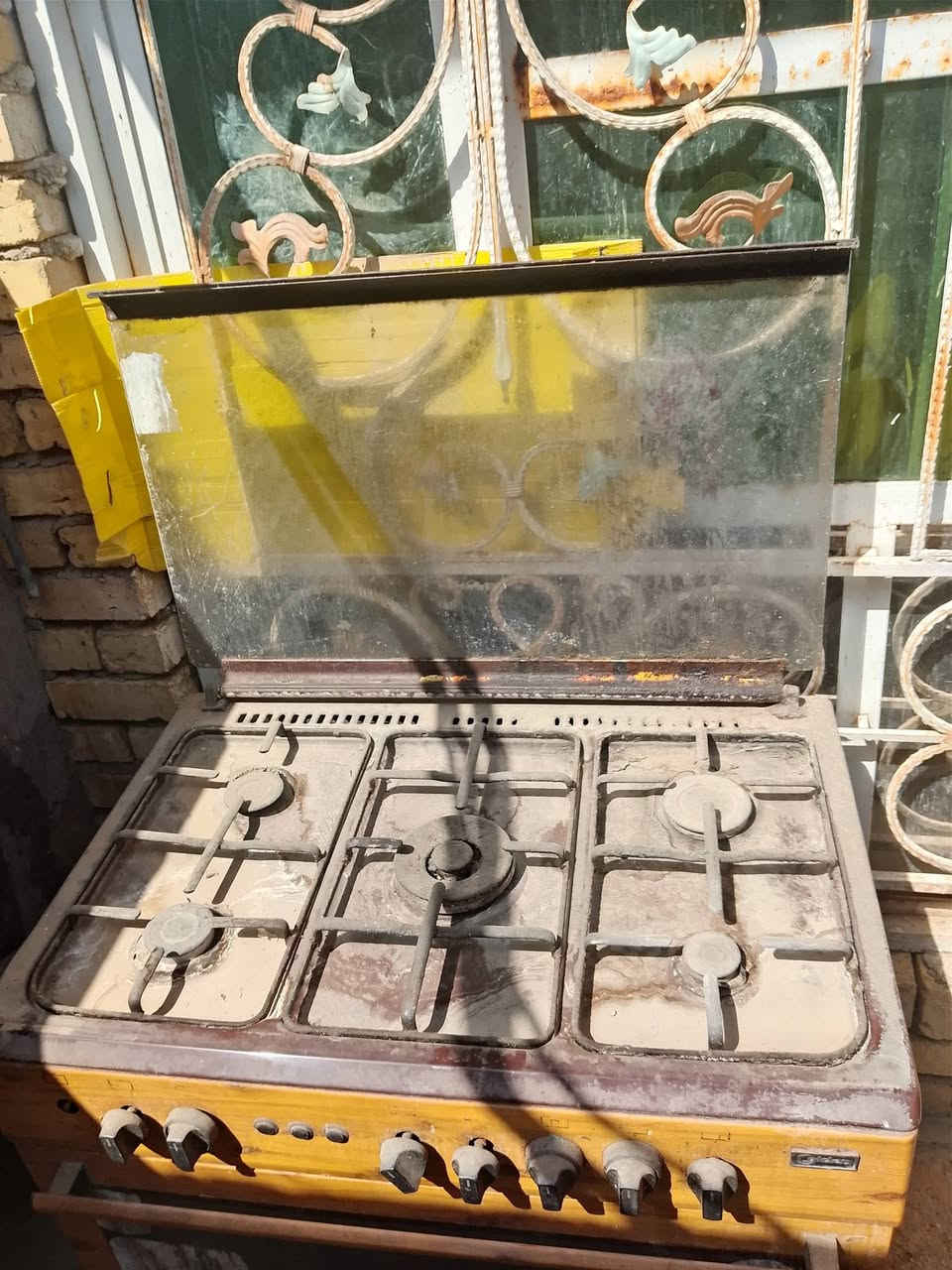 عمي طباخ البيع مكاني حمزه الغربي حي عدنان سعره مناسب 80 بي مجال شغال تعال خاص لو واتساب ***********
