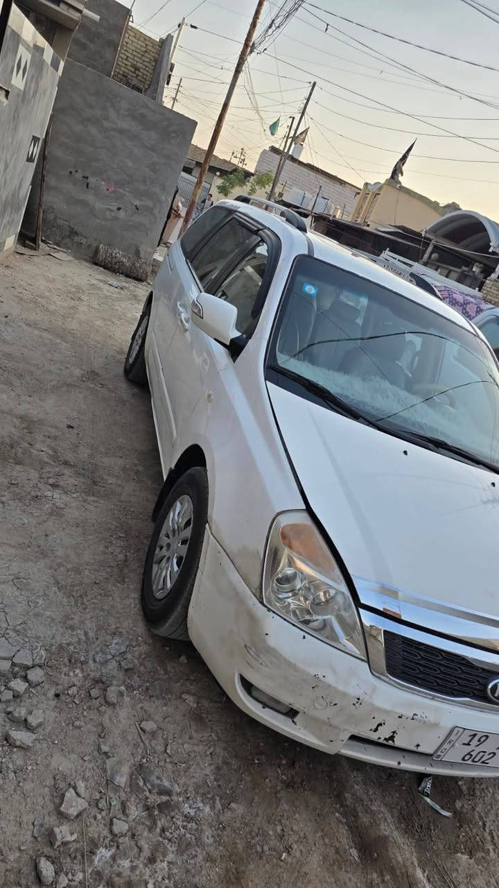للبيع.   kia Carnival 2009 كيا كارنيفال(خليجي)
المواصفات:
المحرك: 3800 V6
اللون: أبيض
الرقم: كربلاء (رقم مميز / ألماني جديد)
السنوية: مجددة لغاية 2028 
(السيارة باسمي والمداور ثاني يوم)
أبواب كهربائية
فتحة سقف
شاشة أندرويد
منظومة تبريد جديدة بالكامل
تخم تاير جديد
كير ومحرك مكفولات
السيارة مكفولة  من الحوادث ، فقط تبديل قبق جنطة.
السعر ١٢٥ وبيه مجال
للتواصل والاستفسار:
📞 ***********
