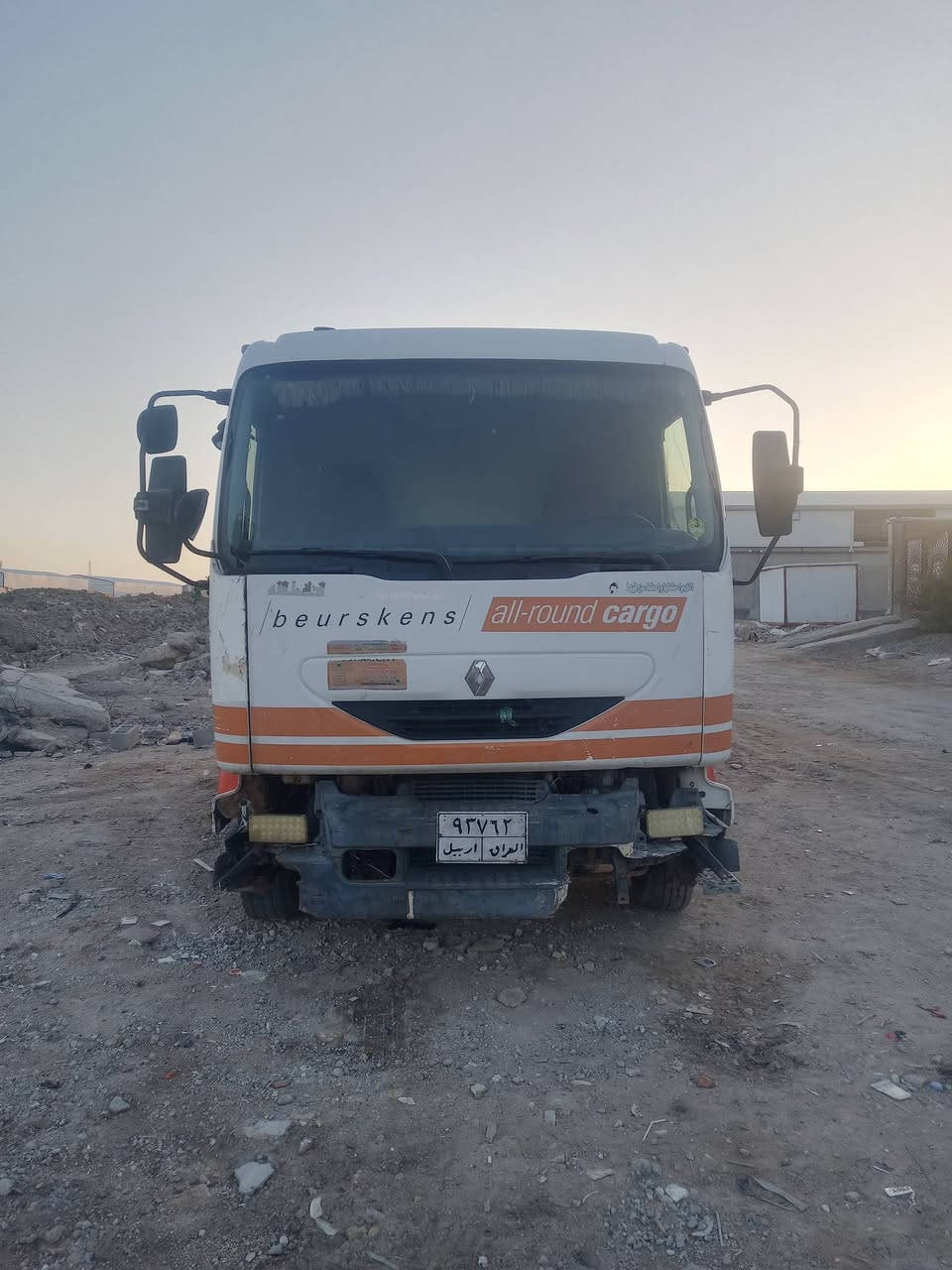 شاحنات • للبيع • بدون تفاصيل
