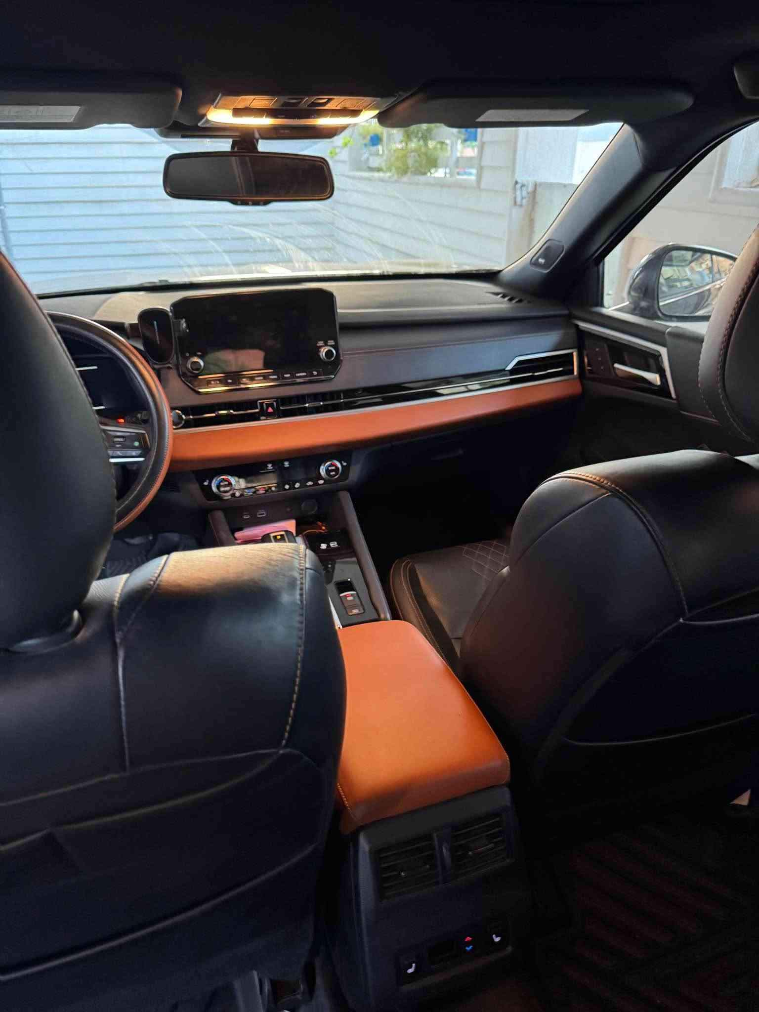 Outlander phev 2023
تەڵەب خاس
ناو قەیسی قەپات قەپات مواسەفات لە هیچ ئاوتلەندەرێکی تر ئەو مواسەفاتەنە نیە
٤ کوشن هیتەر 
داتاشۆ
کوشن مەساج
کامێرای ٣٦٠
حاسەی ٣٦٠
مکەبەرەی boos
سنوق شاپ
پانۆرۆما
کوشن کارەبا
نیشاندەری ناوچەی کوێر
ئەپڵ کارپلەی و ئەندرۆید ئەوتۆ 
زۆر مواسەفاتی تر
٢ دەرگای بۆیاخە بە بیلاد گۆراوە
ئێرباگ تەنها شان تەقیوە و دانراوەتەوە بە بیلاد
نرخی تەنها ٢٥٠ گەڵا و معامەلەیەکی کەم
ژمارەی مۆبایل 
*********** السليمانية, العراق
