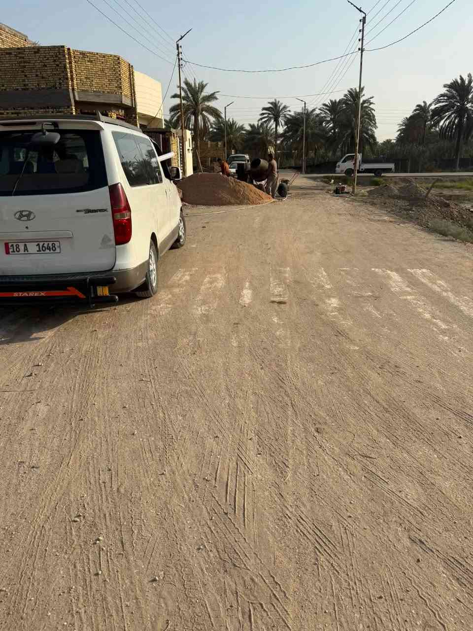 🏡 قطعة أرض للبيع – موقع مميز جداً في التاجية 🔑
📍 الموقع: التاجية / حي السجاد السكني�📐 المساحة: 315 م²�📜 الطابو: صرف زراعي – سند 25�🔄 التحويل: مباشر باسم المشتري
⭐ موقع القطعة مميز جداً لكونها تقع في واجهة المجمع، ضمن تقطيع جديد ومنطقة مخدومة بالكامل.
🚗 الموقع قريب من أهم الشوارع والطرق:�🔹 شارع نزلة التاجية المؤدي إلى طريق النجف — 4 دقائق فقط عن طريق النجف كما موضح بالموقع.�🔹 الشارع الثاني: شارع الصناعي العريض — بنفس المسافة والوقت تقريباً.
🛣️ الشوارع:�▪️ عرض الشارع الرئيسي: 15 متر�▪️ عرض الشوارع الفرعية: 11 متر
💡 خدمات ومميزات المجمع:�✅ حي مخدوم بالكامل�✅ إنارة ليلية كاملة للمجمع�✅ صوندة الماء واصلة للقطعة عند الباب�✅ تقطيع جديد�✅ موقع مميز في واجهة المجمع
📌 فرصة مناسبة للسكن والاستثمار في موقع مميز.
📞 للاستفسار: ***********�📱 متوفر اتصال وواتساب
🔑 للمهتمين الجادين، التواصل على الرقم أعلاه.

نص مكتوب في الصور:
- واتساب ٤:٣٣ 4G 380 م ثم مدرسة يثرب الابتدائية 70 مخازن التجهيزات المدرسية ارة المواد بابل Re-center 5 دقائق • 1.7 كم Overview