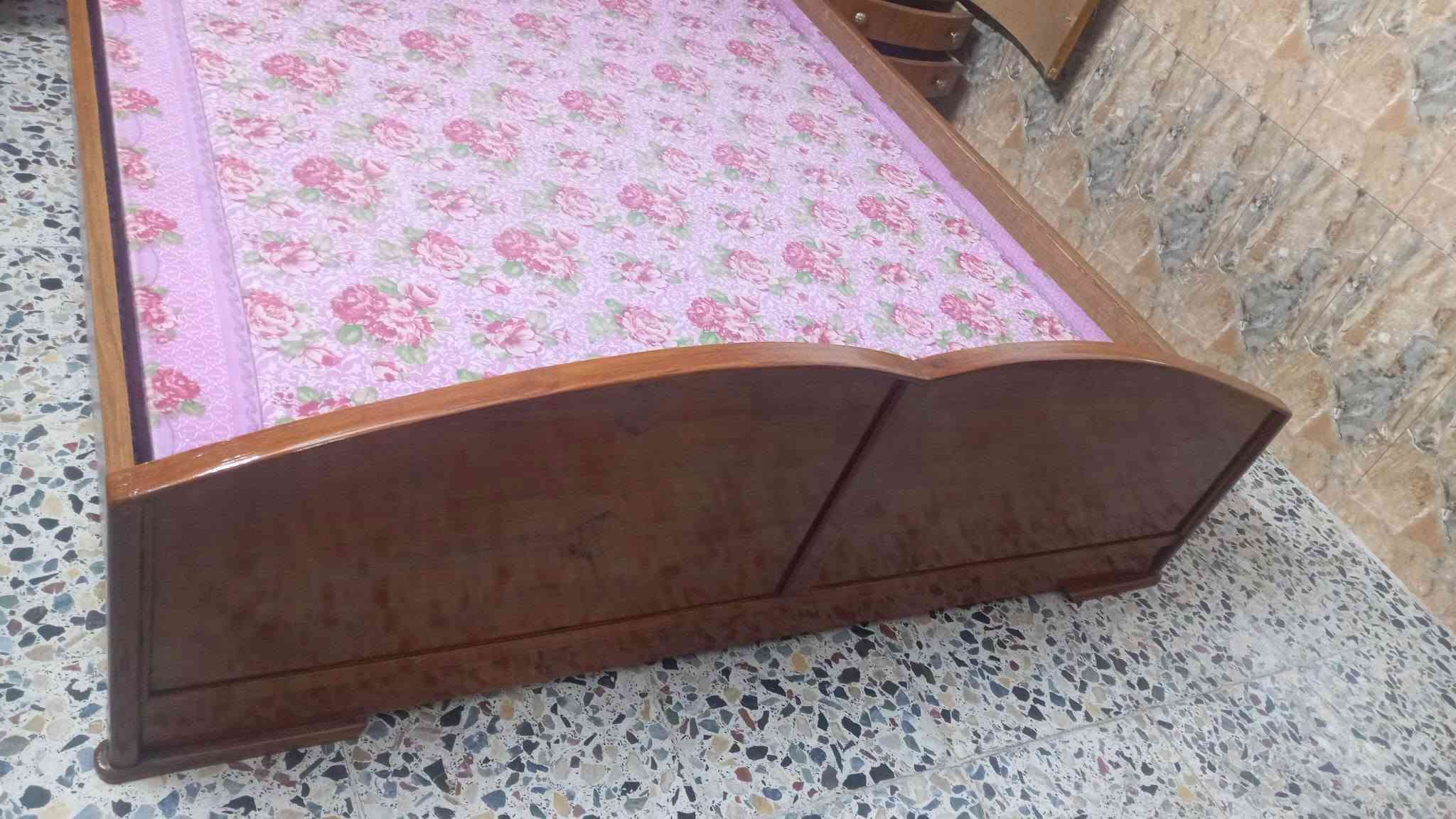جربايه نفرين صاج تزكام مستعمله الصوميه طول مترين عرض متر و60 سم السعر 225 وبيه مجال العنوان بغداد حي الإعلام سوق اميمه  حي الشباب نهايته الشارع فرع ماركت فريش موبايل عراقنا وتساب بي 
*********** 
***********
يوجد توصيل غير مجاني داخل بغداد فقط
