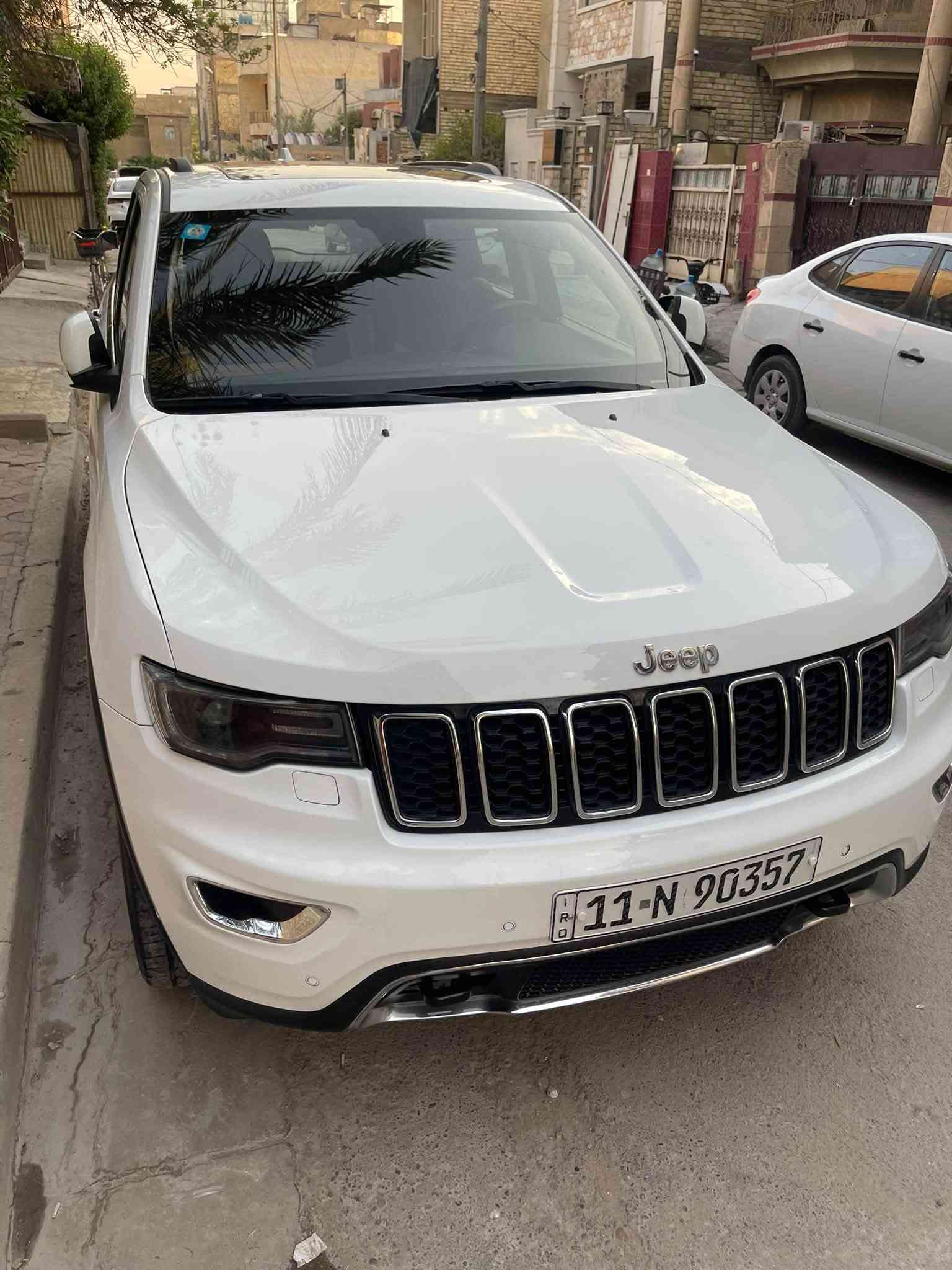 سلام عليكم 
للبيع جيب لمتدد خليجي موديل ٢٠ بغداد بسمي فول مواصفات معروفه مواصفاته الفول ماشيه ٨٩ الف كيلو مكفوله من الصبغ والتبديل والرصعه والمحرك والكير ايضا مكفول سياره جديده عله وضع الشركه مكاني بغداد الكرخ استفسار *********** 
الفديو كلشي واضح بي كلش جديده 🌹
