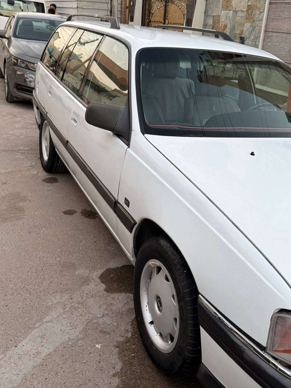 اوبل اوميكا ستيشن للبيع موديل 93 تبريد محرك 2400رقم كركوك مشروع وطني باسمي سياره بلاديه نضيفه بدون صبغ وبدون خياس فقط تكحيل أثر شخوط محرك وكير واكسل خير من الله السياره متعوب عليها  مكان السياره بغداد
السعر 50وبيها مجال بسيط 
***********
