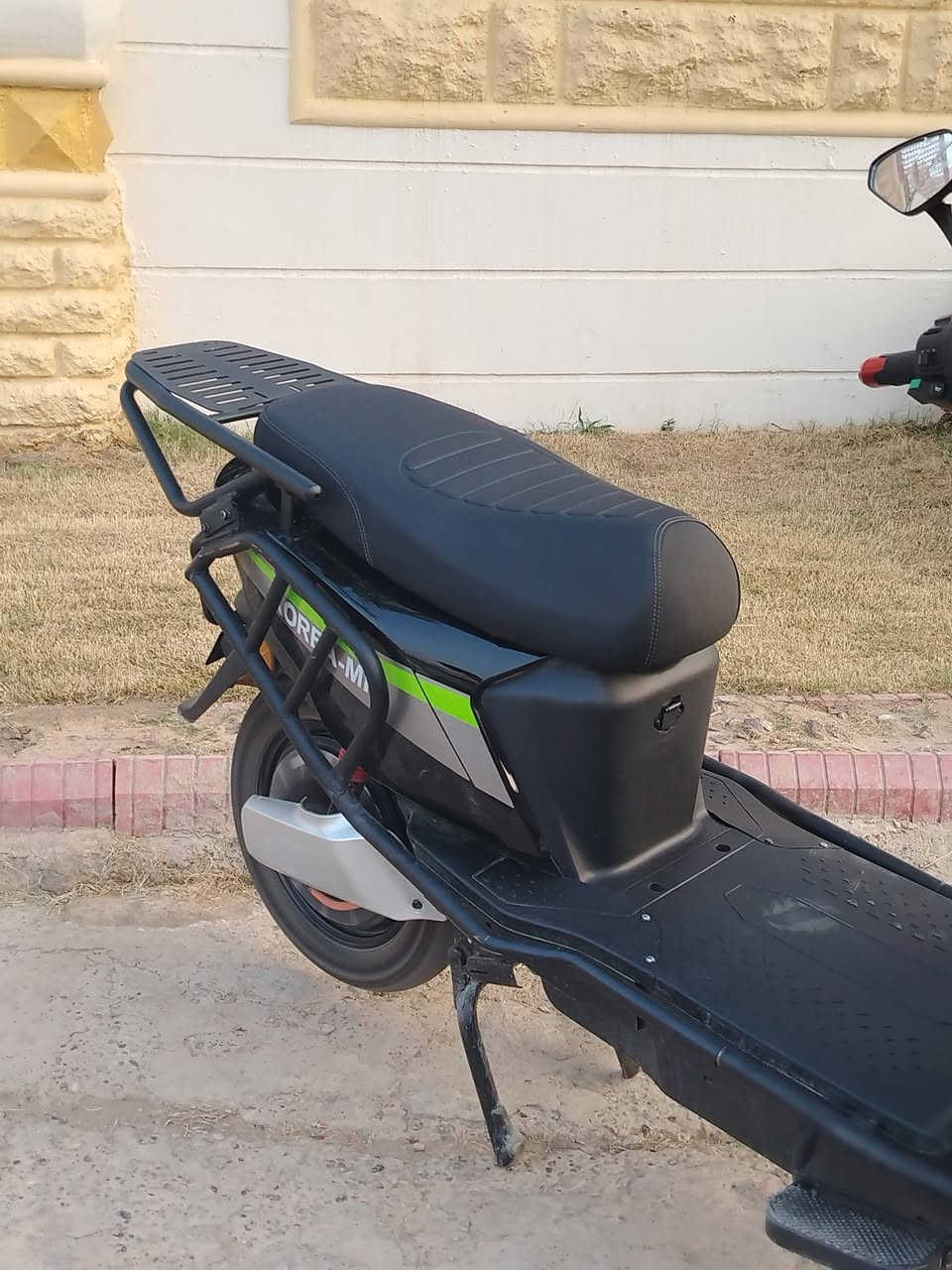 سلام عليكم
دارجه سكنس مديل 26
6بطريات32امبير
ملف 3000 W
بلوتوث صوت عالي
جديدة صارلها شهر من اشتريتها وصل موجود
سعر 900الف وبيها مجال قليل 
رقمي ***********
