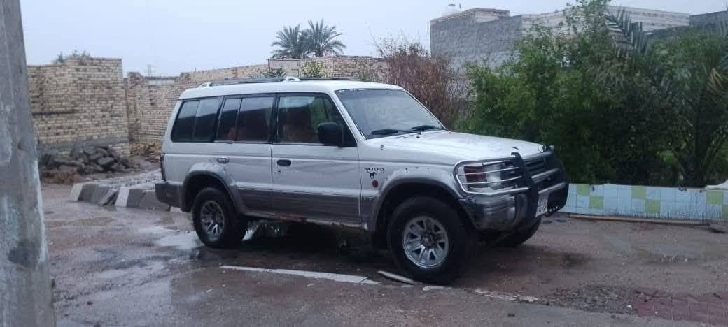 السلام عليكم ورحمة الله وبركاته
للبيع او مراوس 
باجيرو 91  گشرهه نضيفه كلش وشوفت عينك
وغراضهه نافضهه نفض كله جديد
#السياره ع وضعه البلاد لاصبغ ولاضربه ولامخيسه
 محرك البلاد بانزين  3000 ..V6 
 استوني شاد الهه طابوگه حاويه
ماصارله شهرين من شاده
سياره گير عادي 
(( لوگير) 
دواخله كلش حلوه
#دوشمه وضفيره كامله هم جديد
باتري جديد
حداديه وتايرات نعمه من لله
سنويه نافذه 
السياره رقم اربيل اتريد وكاله اتريد مداور انته بكيفك

سعره قفل $38 لاتخابرني وتگلي شبيه مجال

مكاني ديوانيه قضاء السدير 
***********
