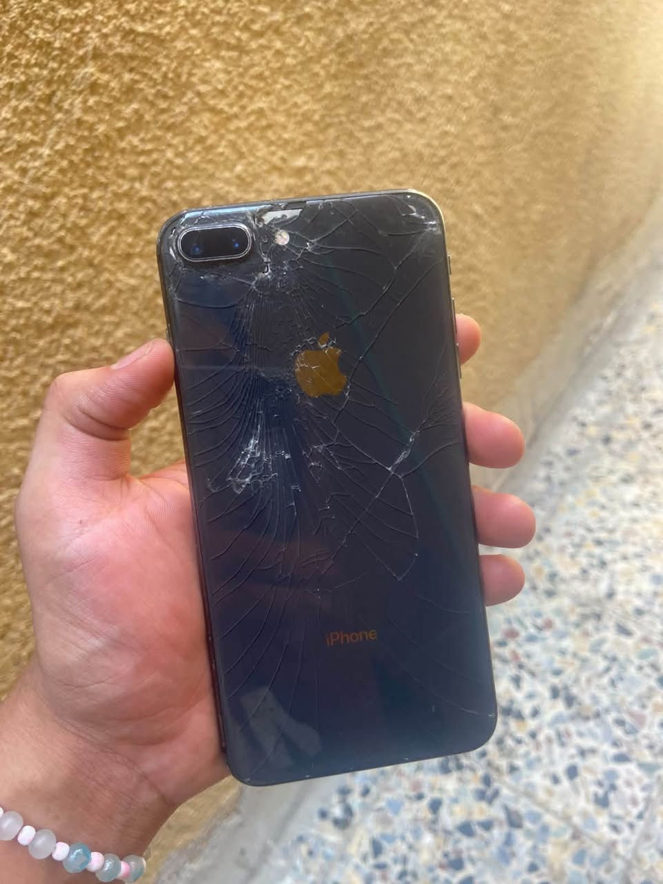 سلام عليكم تليفون 8بلاس مثل ما موضح بل صوره جهاز ما مفتوح جان مضموم كله شغال بصمه ومابدل لا شاشه ولا بطاريه بس مفتوح تخطي سيمكارت واكف فقط السعر ٧٠ وبي مجال بصيط مكاني بغداد الدوره ابودشير *********** بس واتساب متواجد

نص مكتوب في الصور:
- لا توجد شريحة
- عام
- ١٠:١٣ ص
- حول
- الاسم
- iPhone
- إصدار iOS
- 16.7.16
- اسم الطراز
- iPhone 8 Plus
- رقم النموذج
- NQ962LL/A
- الرقم التسلسلي
- GHJYL0RCJCLY
- التغطية
- سجل تاريخ القطع والخدمة
- البطارية
- الخدمة
- تجمع Apple سجل تاريخ القطع والخدمة، ويعرض السجل معلومات عن حالة iPhone وتفاصيل إصلاحه. معرفة المزيد...
- الشبكة
- غير متوفرة
- الأغاني
- الفيديوهات