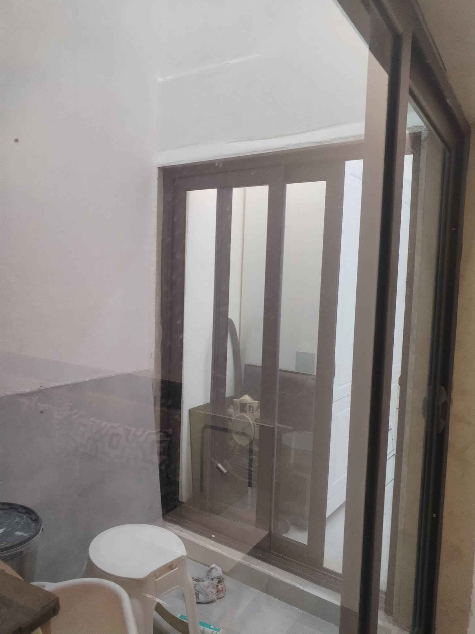 المنيوم • بلاستك • زجاج