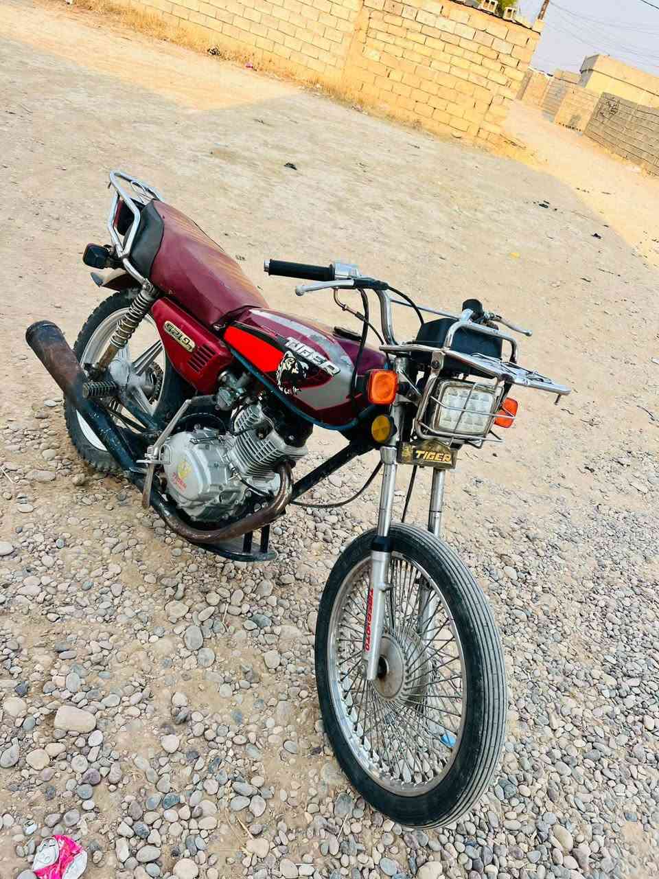 السلام عليكم ماطور تايكر ابو النمر 2019 محرك بس بستم مبدل ولفات فقط نشاط فول كهربائيات كلها شغاله تواير نص عمر ويل كلو جديد ترايك للبصرة السعر 330 وبي مجال للطيبين#***********
