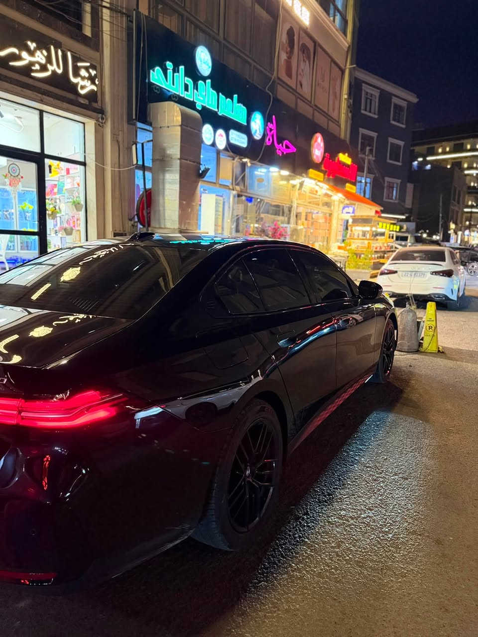 � للبيع BMW 520i G30 موديل 2024🔥
🚘 BMW 520i

📅 موديل 2024

⚙️ محرك 2.0 Turbo – 4 سلندر

🏎️ قير أوتوماتيك 8 سرعات Steptronic

💨 دفع خلفي

💪 قوة تقريباً 184 حصان

🔥 عزم 290 نيوتن متر

🛋️ داخلية جلد فخمة

📺 شاشات ديجتال

💡 إضاءة LED

🎛️ تحكم من الستيرن

📱 Apple CarPlay

✨ إضاءة داخلية Ambient

🛞 جنوط رياضية

📷 كاميرا خلفية

🔑 دخول وتشغيل ذكي

❄️ تكييف أوتوماتيك

🌙 سقف بانوراما — إذا موجود بالسيارة

🖤 لون أسود ملكي – نظافة وفخامة

💰 السعر: 45,000$
ماشيه ٥٠ الف

📍 بغداد المنصور

📞 للجادين والاستفسار: خاص***********

سيارة راقية، مواصفات فخمة، وحضور BMW المعروف
