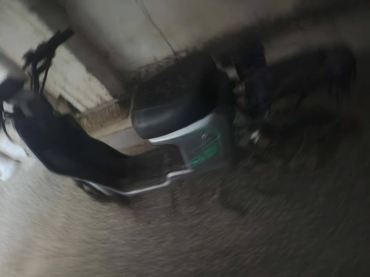 باسكل شحن أر تسعه باسكل شغال كلشي مابي بس رايدله بطاريه ويرجع جديد سعر باسكل 250وبي مجال 
رقم ***********
