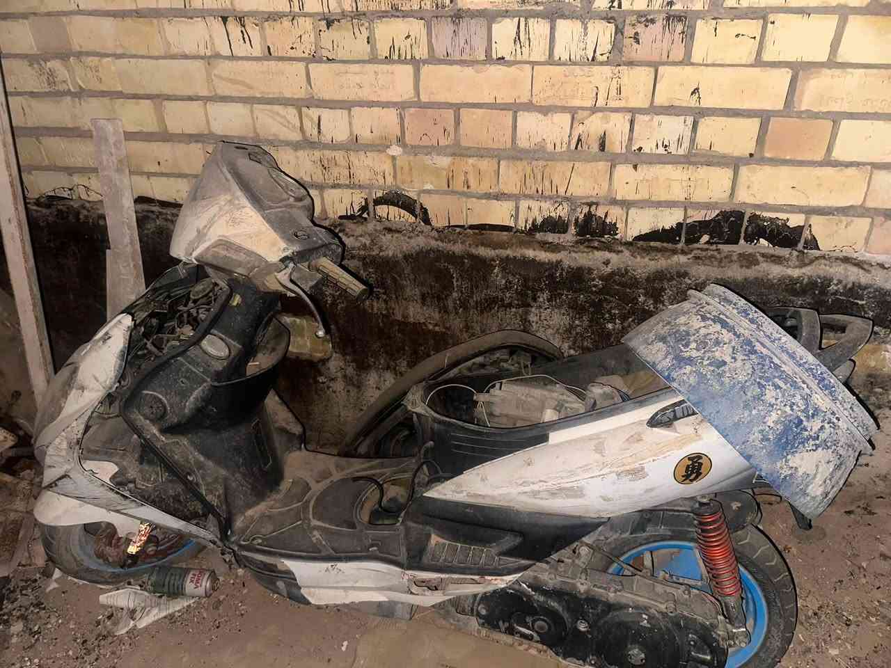 سلام عليكم ثنين دراجات السكنس السوده  سعرها ١٠٠بس قبق هندر عوزها او البيضه كايمه  ٧٥ مكاني كربلاء الحولي الجديد. 
رقم الهاتف /***********
