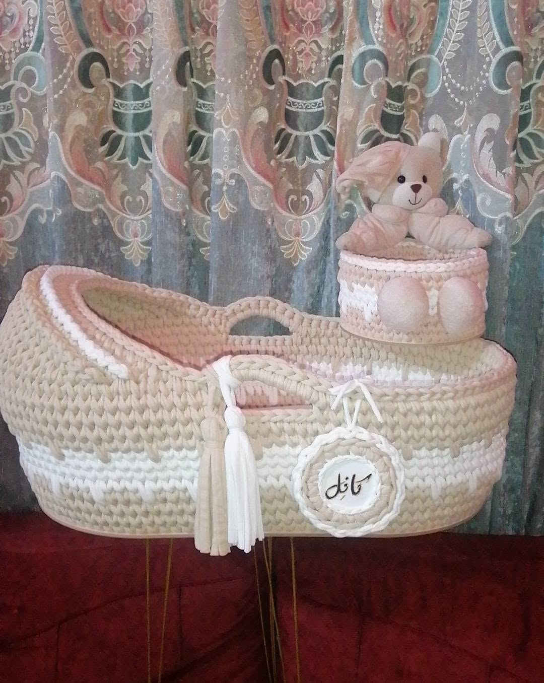 شتاء هالسنة غير ويا شغلنا اليدوي الدافي 🧶✨
سيتات بيبي بأحلى الألوان وأجمل التفاصيل 😍
دفاها من إيدينا وحلاها من اختياركم ❤️
🎀 شغل يدوي بحب وعناية
📩 الحجز مفتوح من هسه والطلبات حسب الدور
يجيكم ويه سرير فراش ومخده وسلة للأدوات بيبي وافر حديث ولادة هدية
كول هاي ٦٥ الف الجنطه عليه ١٥ 😍🌹 
توصيل بغداد ٥ محافظات ٦
للحجز والاستفسار مراسله
*********** واتس اب
