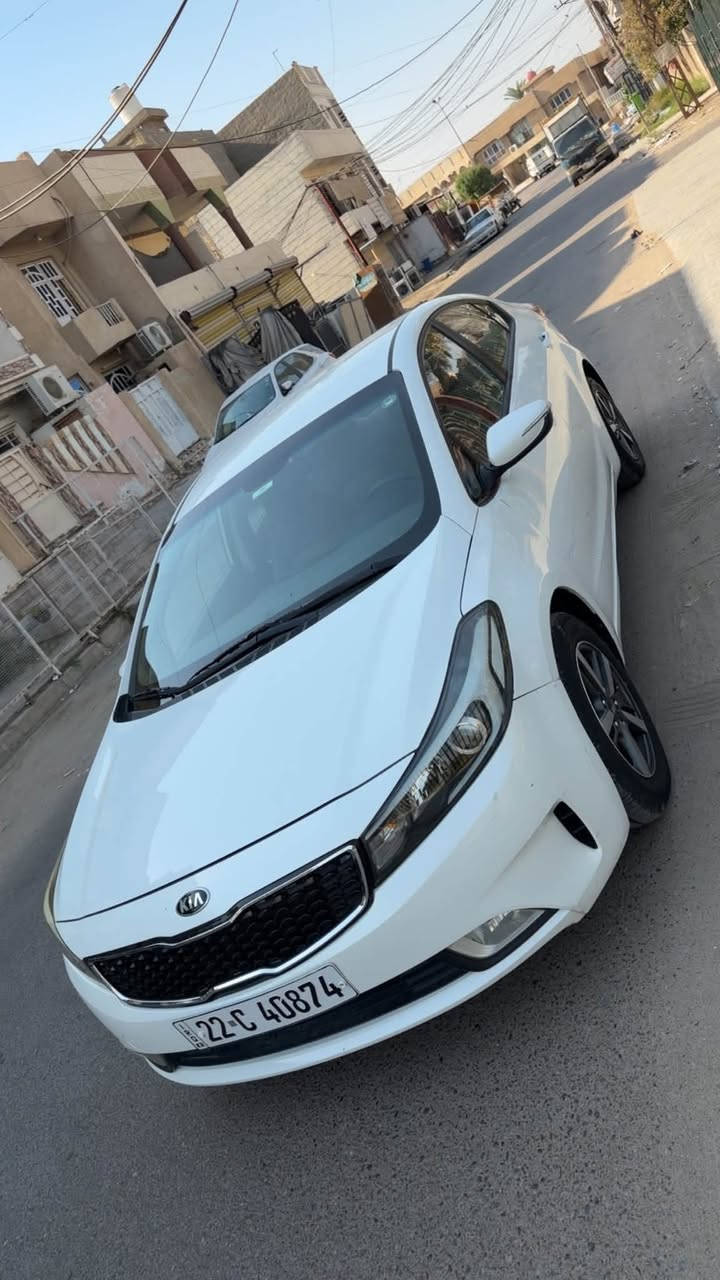 السلام عليكم سيراتو موديل ٢٠١٧ سياره جديدة  ماشيه 87 حقيقي جاهزه من كلشي من تخم تاير من صدر عليها سيرفس كامل صور مكان سياره بغداد شارع فلسطين 
بيها قطعتين صبغ اثر شخوط وبيها قطعتين مفتوحات اثر تطبيك لاشاصي لالغد لاايرباك 
السعر ١١٥ بيه مجال رقم ***********
