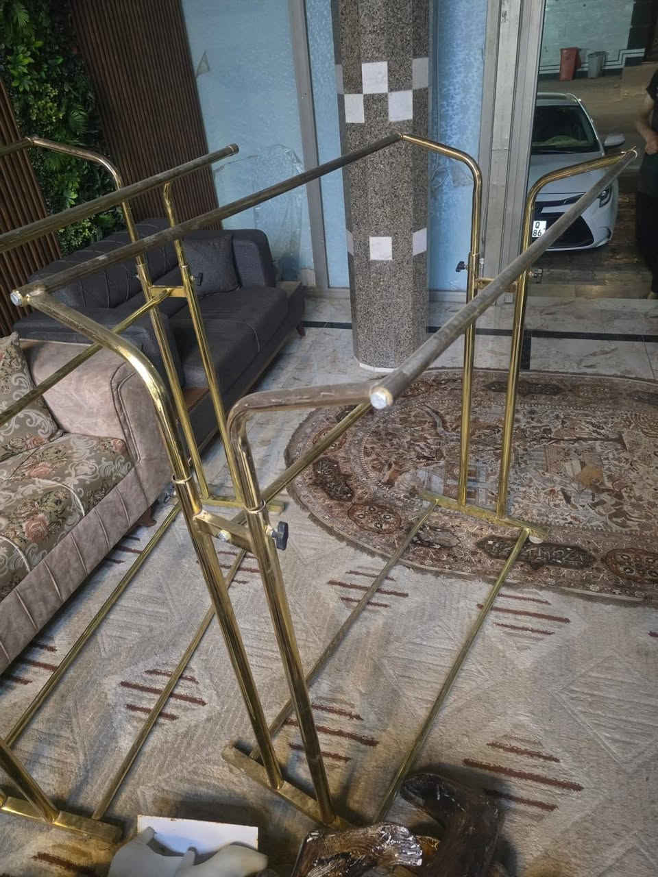 ستاندات • اكثر من ٥٠ • جملة ومفرد