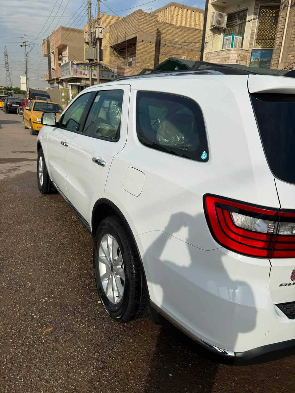 السلام عليكم درنكو 2020 خليجي وكاله ليث العبيدي SXT ماشيه 90 بسمي مكفوله عدى الباب الخلفي صبغ كد 4 اصابع سياره جديده مامتعوبه ماناقصهة اي شي 
مكانه السياره الدوره ابو دشير
***********
السعر 285 وبيهة مجال قليل لطيبين
