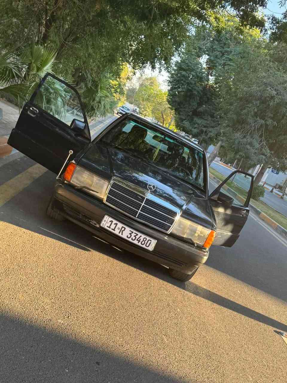 مرسيدس 190 • ١٩٩١ • كرادة داخل