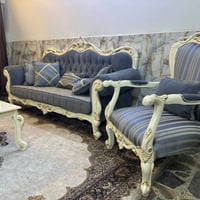 ملكي تركي خشب زان عشر مقاعد مع وسطيه نظيف جداً السعر ٩٠٠ مكانه المنصور...