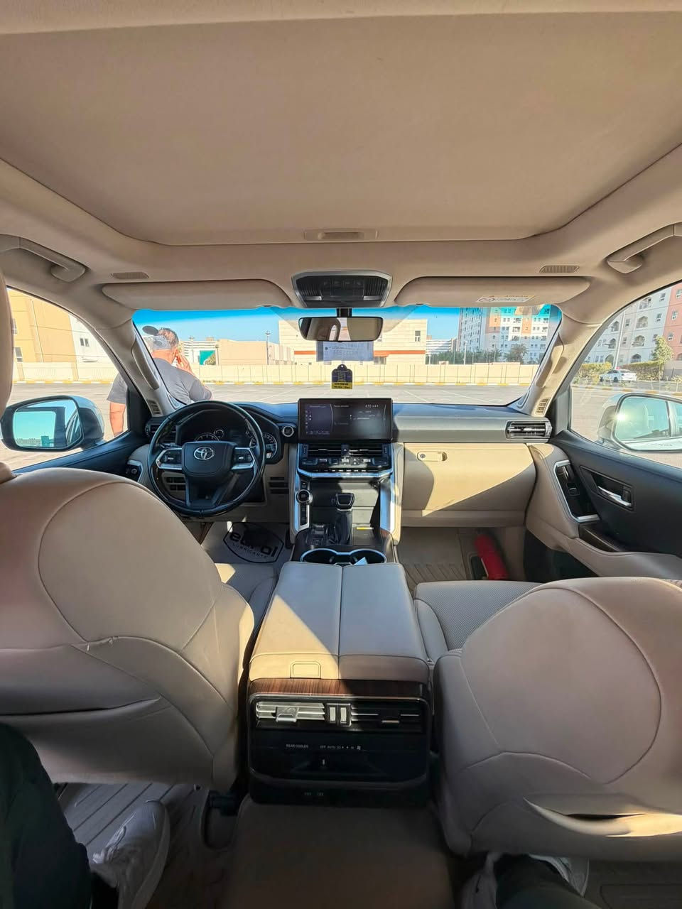 🔥🔥 للبيع لاندكروزر GXR توين تيربو موديل 2022 🔥🔥

🚘 Toyota Land Cruiser GXR Twin Turbo – 2022

💰 السعر: 62,500$
🛣️ الممشى: 73,000 كم
⚙️ المحرك: V6 Twin Turbo
🔧 السعة: 3.5 لتر
⚡ القوة: 409 حصان
💨 العزم: 650 نيوتن متر
⚙️ جير أوتوماتيك 10 سرعات
🚙 دفع رباعي 4WD
⛽ بنزين
👥 7 ركاب

🔥 المواصفات والتجهيزات:

• فئة GXR
• محرك 3.5 V6 Twin Turbo
• ناقل حركة أوتوماتيك 10 سرعات
• نظام دفع رباعي
• دبل خفيف وثقيل
• قفل دفرنس خلفي
• أنظمة قيادة متعددة
• نظام التحكم بالنزول من المنحدرات
• نظام المساعدة على صعود المرتفعات
• نظام التحكم بالجر والثبات الإلكتروني

🛋️ الداخلية:

• داخلية جلد
• مقاعد أمامية كهربائية
• تبريد وتسخين للمقاعد حسب التجهيز
• تحكم كهربائي بمقعد السائق
• دركسون جلد متعدد الوظائف
• أزرار تحكم بالصوت والهاتف
• تشغيل بصمة / Push Start
• دخول ذكي Smart Entry
• شاشة معلومات وترفيه وسطية
• Bluetooth
• USB
• شحن لاسلكي للهاتف
• مكيف أوتوماتيك
• تحكم مستقل بالمكيف
• مكيف خلفي
• فتحات تكييف للصفوف الخلفية
• مسند وسطي أمامي كبير
• حوامل أكواب
• ثلاجة / تبريد في الكونسول الوسطي

🎵 الترفيه والتقنية:

• شاشة وسطية كبيرة
• نظام صوتي
• Bluetooth
• USB
• Apple CarPlay / Android Auto حسب التجهيز
• كاميرا خلفية
• حساسات ركن
• شاشة معلومات للسائق
• تحكم بالمقود

💡 الإضاءة والمظهر الخارجي:

• أنوار LED
• إضاءة نهارية LED
• أنوار ضباب
• مرايا كهربائية
• مرايا قابلة للطي كهربائياً
• إشارات بالمرايا
• جنوط ألمنيوم
• فتحة سقف
• باب خلفي كهربائي
• زجاج كهربائي لجميع الأبواب
• زجاج خلفي مظلل
• حساسات ركن أمامية وخلفية

🛡️ أنظمة الأمان:

• ABS مانع انغلاق الفرامل
• EBD توزيع إلكتروني للفرامل
• نظام الثبات الإلكتروني
• نظام التحكم بالجر
• حساسات ضغط الإطارات
• وسائد هوائية
• نظام مراقبة النقطة العمياء حسب التجهيز
• تنبيه حركة المرور الخلفية حسب التجهيز
• مثبت سرعة
• أنظمة Toyota Safety Sense حسب مواصفات السيارة

📌 موديل 2022
📌 GXR Twin Turbo
📌 ممشى 73,000 كم
📌 السعر 62,500$

📞 للاستفسار ***********اوالتواصل يرجى مراسلة الخاص.
