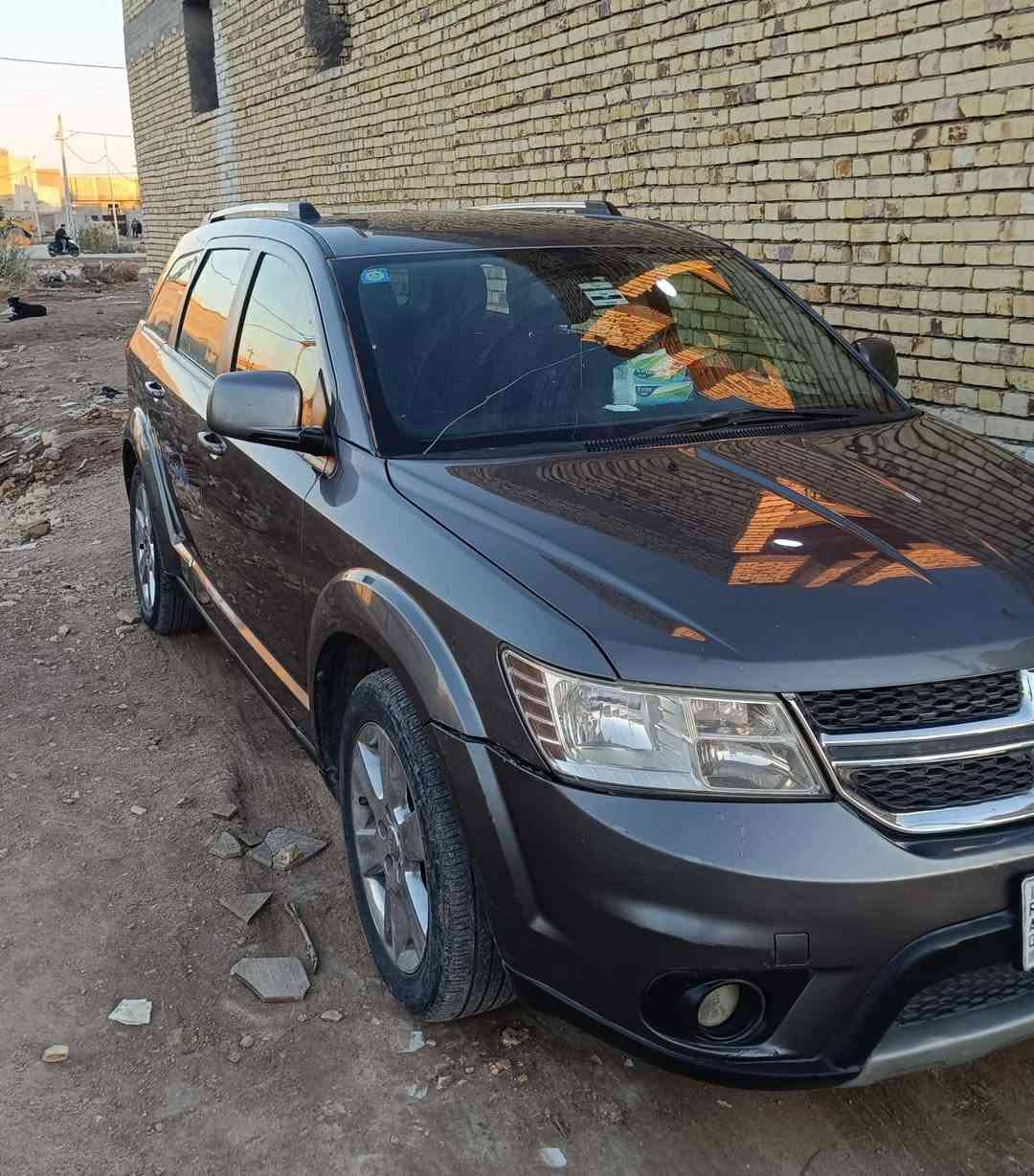 دودج جورني • بدون تفاصيل • صور بالإعلان