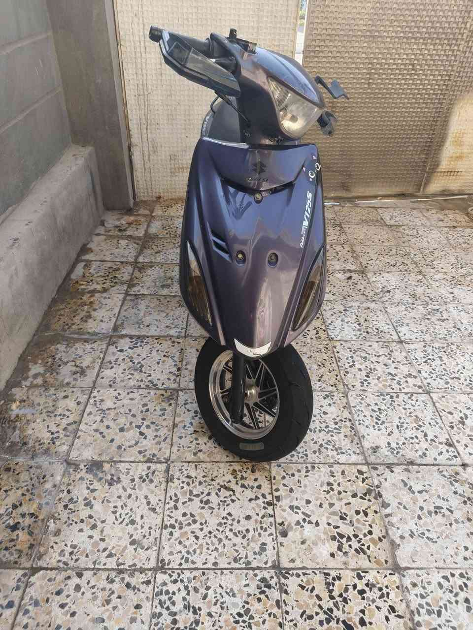 السلام عليكم ادرس حديث للبيع مكينه خير من الله شرط معدل 120 نوزل دراجه كلشي ما نقصه  ب 650 وبيه مجال مكاني كوت الزهراء  ***********
