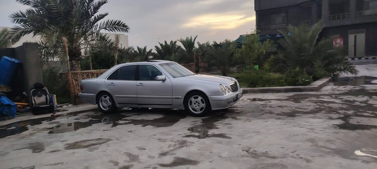 سلام عليكم مارسدس ام عيون موديل ٩٨ محدثه ٢٠٠٠ داخل وخارج مكينه v6 رقم دهوك سنويه بسم ولد بل الناصريه مصبوغه عام السياره كير مكينه  حداديه كله مكفول تبريد عوزه كمبريسر السياره كهربائيات كله شغله وما بيهه جطل واير واحد السعر ٨٥ وبي مجال مكانها ناصريه مركز  الاستفسار ***********
