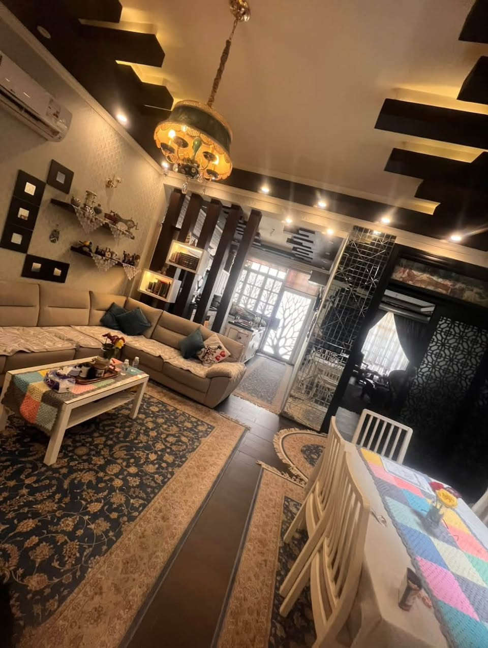 🏡 بيت للبيع – زيونة 716
📐 المساحة: 160 م²
📏 الواجهة: 8 م | النزال: 20 م
🏗️ بناء حديث – سنة البناء 2021

✨ يتكون من:
• 5 غرف نوم 🛏️
• صالة
• مطبخ
• خدمات
• يباع مع الأثاث بالكامل 🛋️

📍 موقع ممتاز جداً ومميز

📞 للاستفسار: ***********
👷‍♂️ مهندس باسم
🏢 شركة نخبة المهندسين
