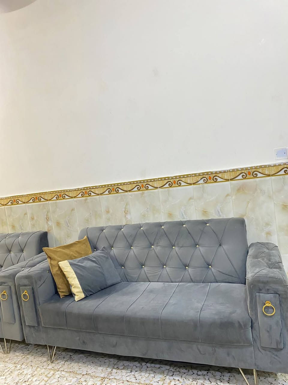 طقم ١٠ نفرات • قابل تفاوض