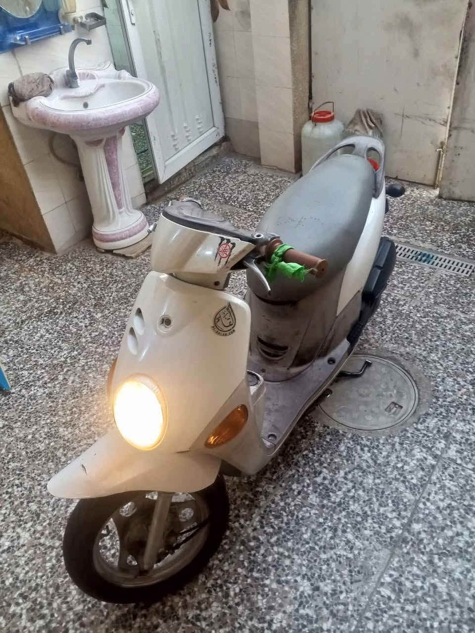 سلام عليكم فله دراجه مرتبة ونضيفه صارلهة شهرين من نازله مال جناي سعرها 850 وبيها مجال للطيبين ***********
