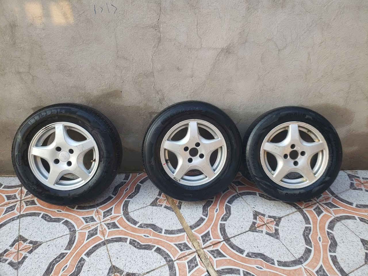 عندي رنكات سود اريد نفس هاذ الويل كب وعندي صندوك شيري كوين كلش نضيف وكشنات كوين حلوات وعندي سماعات خلفيه ماا كوين بسعر مناسب مكاني بصره ***********
