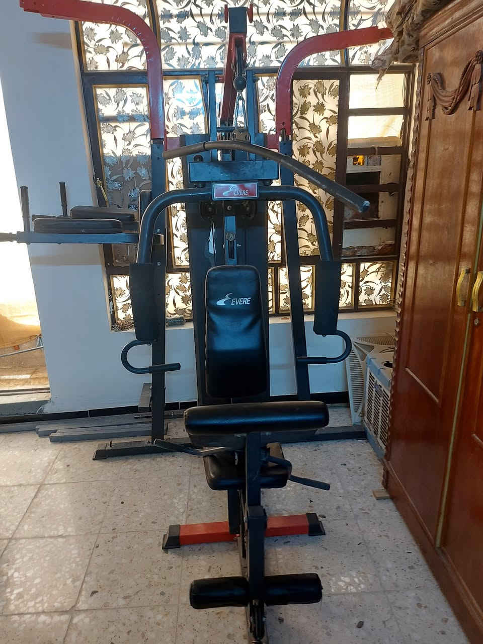 جهاز ملتي جيم اوزان ٧٥ كيلو ٥ محطات  نضيف للبيع بسبب ضيق
السعر ٤٥٠
العنوان الغزالية 
***********

