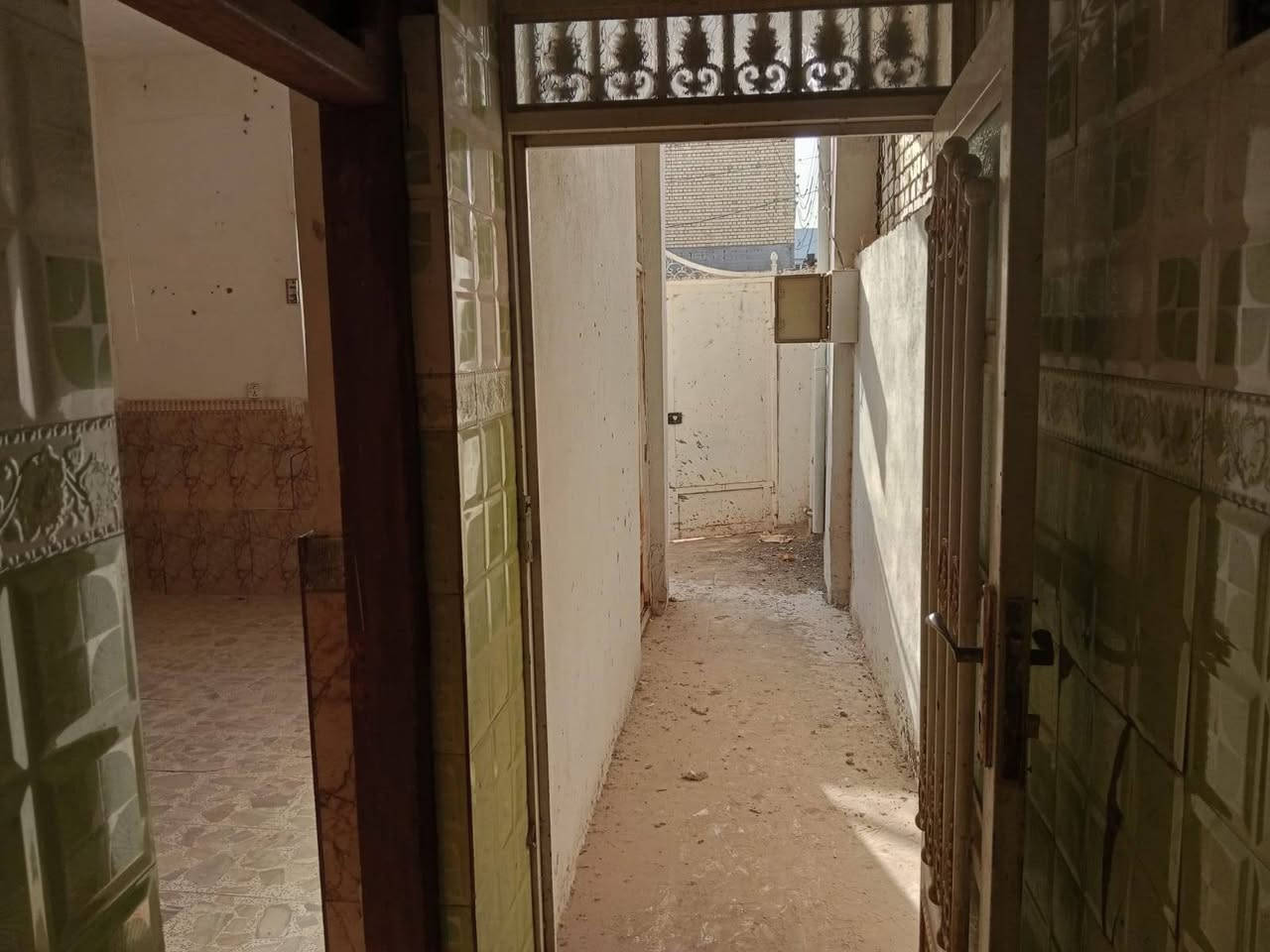 🏠 بيت للبيع – حي النداء
📍 الموقع: حي النداء، منطقة 46، قريب من شارع كربلاء.
📐 المساحة: 100 متر
🏡 البيت خريطة كاملة، بناء طابوق، صب، سيراميك وكاشي، وحرف T بصف الساحة.
📄 البيت بيه وكالة بغداد وبيها صحة صدور.
💰 السعر: 60 مليون قابل للتفاوض.
📞 للاستفسار والاتصال: ***********
📱 متواجد فقط على واتساب.
