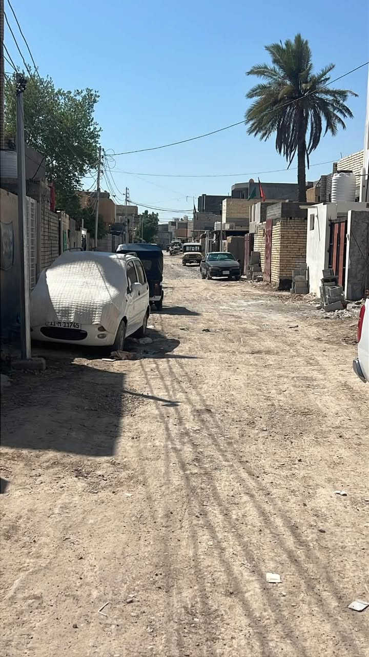 اعلان بيت سند زراعي 25 للبيع حي الاسره الزراعي شارع العلويه اللي مقابل ماركت بيت سياب  مساحه 150 متر بناء بلوك وسقف البيتونه ساندويتش يحتوي على غرفتين نوم وصاله واستقبال ومطبخ اللي يرغب بالشراء يتصل على الارقام التاليه *********** السعر 65 وبي مجال اللي يحب يتصل وبالخدمه
