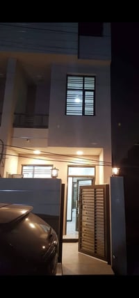 مشتمل طابقين • ٣ غرف • للعوائل فقط